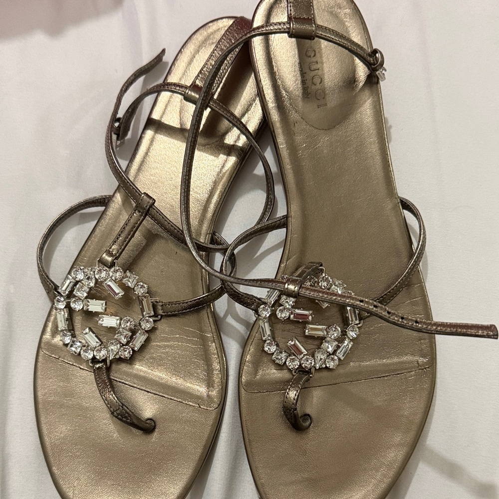 Gucci Metallic Gold Crystal-Embellished Toe-Ring Sandals - Women